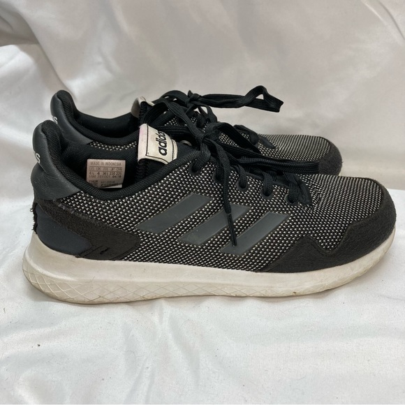 Adidas Sneakers Running Shoes Size 6 Womens (4 1/2 Boys) Grey & White. - Picture 3 of 5